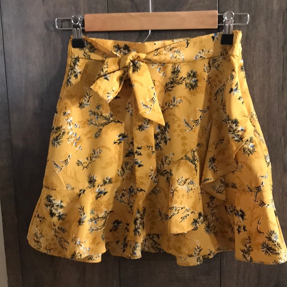 Topshop Dresses & Skirts - Skirt